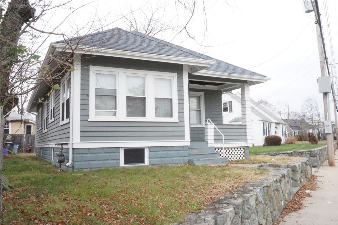 609 Post Road Warwick, RI 02888 - Photo 1 of 20 Gallery Image 1