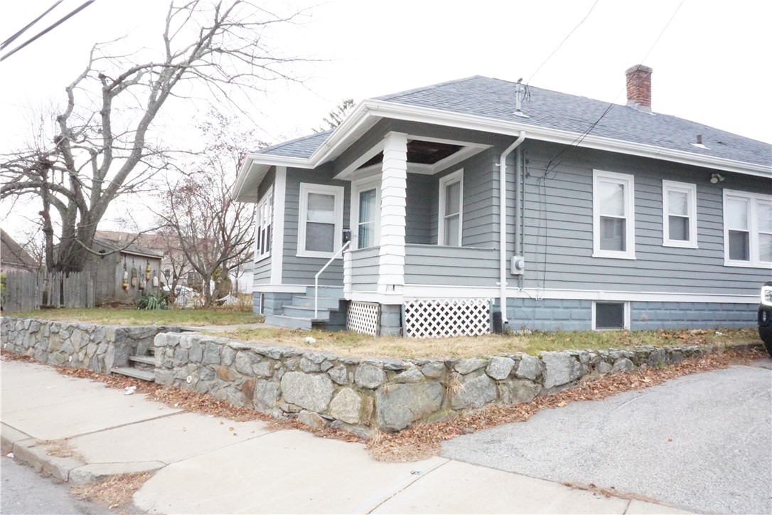 609 Post Road Warwick, RI 02888 - Photo 4 of 20 Gallery Image 4