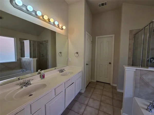 $2,600 | 4100 Wildbriar Lane, Mansfield, TX 76063