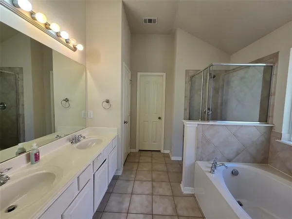 $2,600 | 4100 Wildbriar Lane, Mansfield, TX 76063