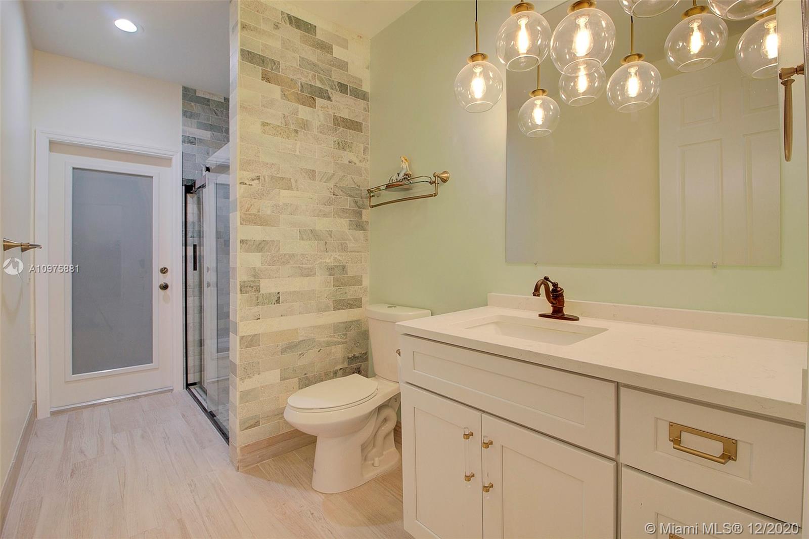 346 Mallard Road Weston, FL 33327 - Photo 12 of 31 Gallery Image 12