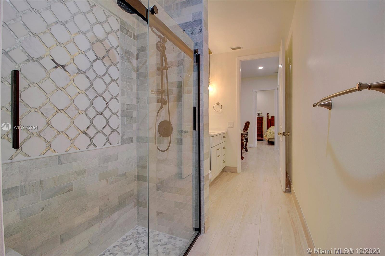 346 Mallard Road Weston, FL 33327 - Photo 13 of 31 Gallery Image 13