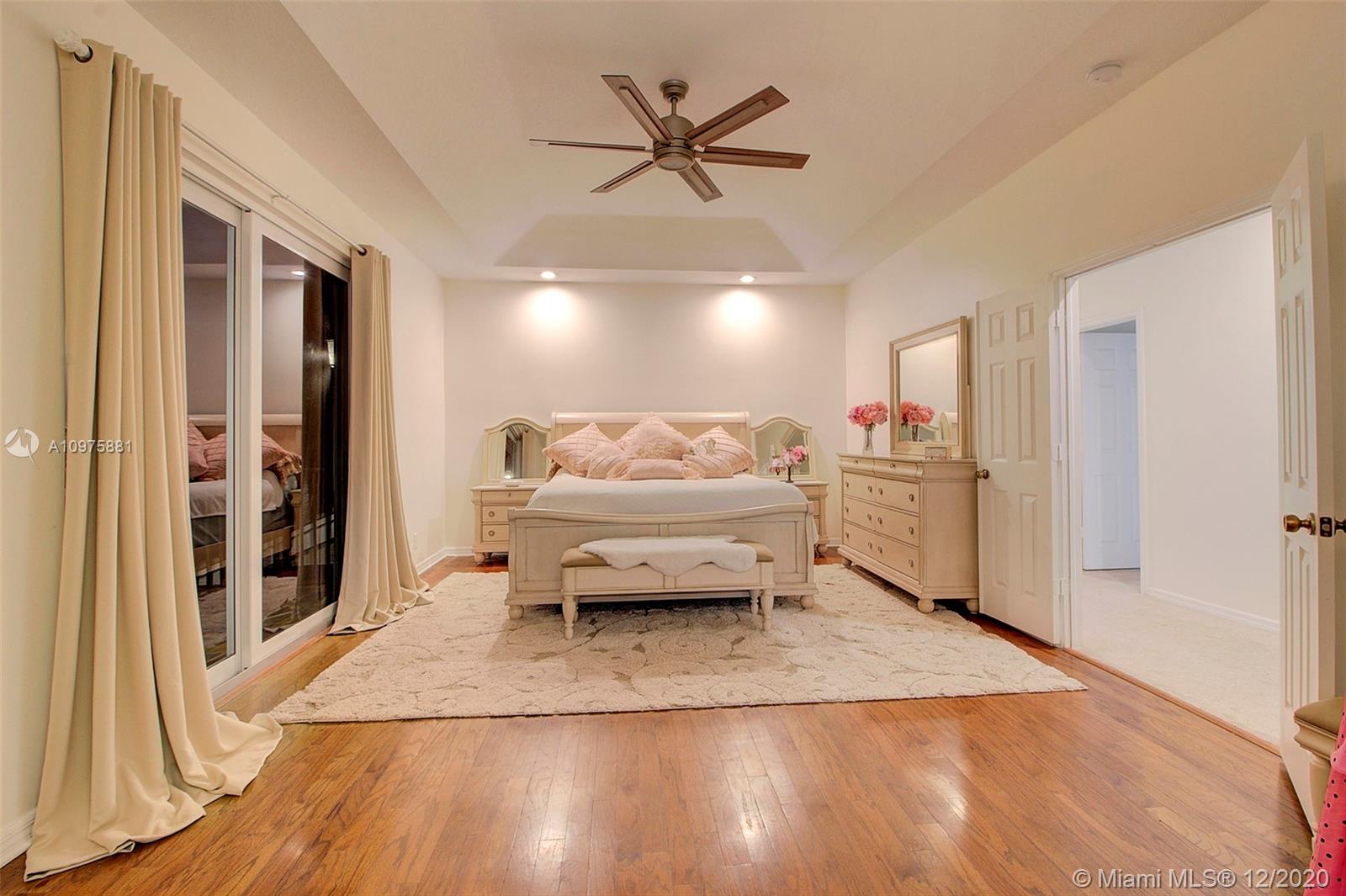 346 Mallard Road Weston, FL 33327 - Photo 15 of 31 Gallery Image 15