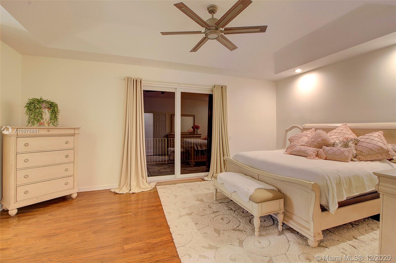 346 Mallard Road Weston, FL 33327 - Photo 16 of 31 Gallery Image 16