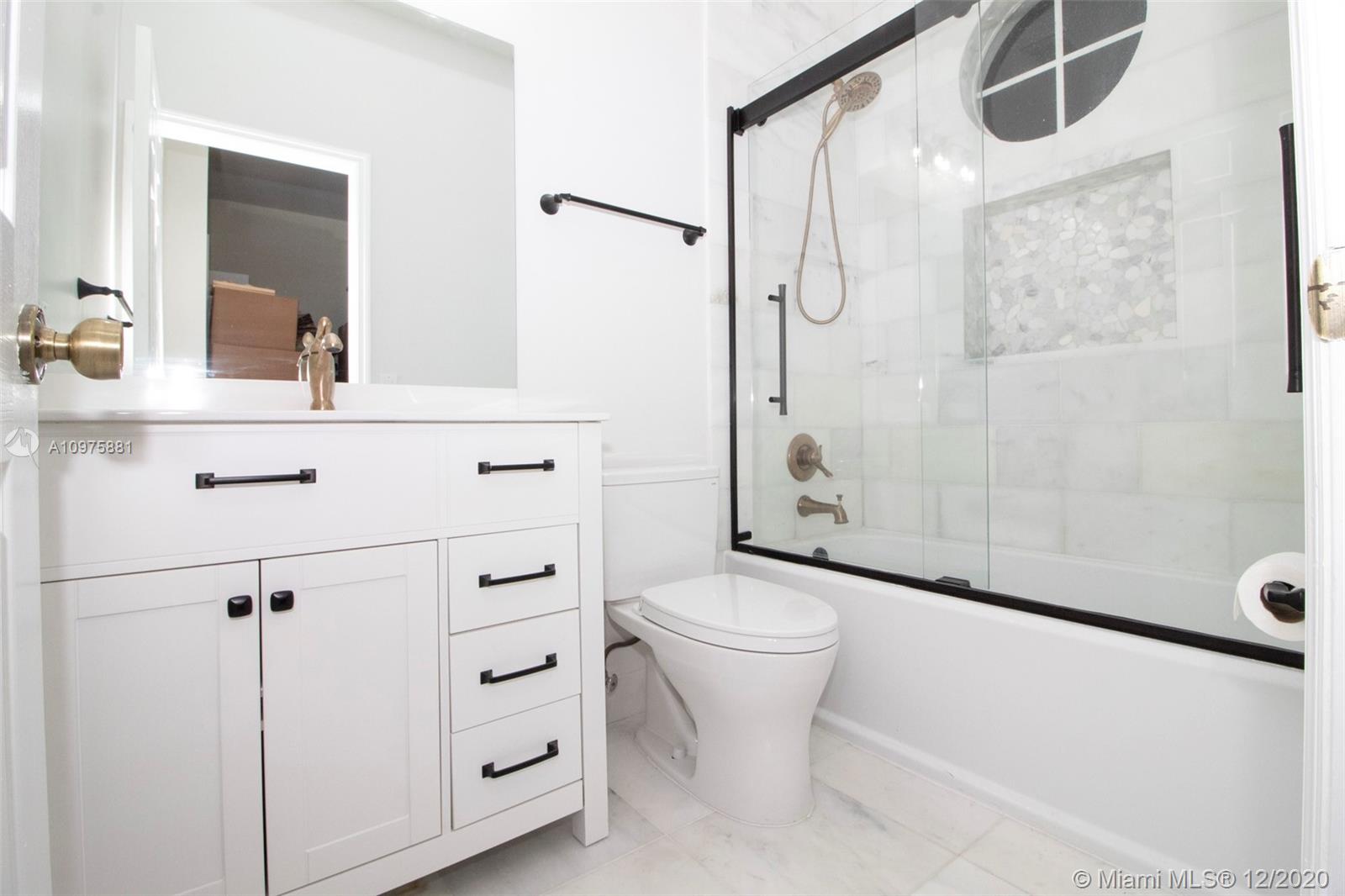 346 Mallard Road Weston, FL 33327 - Photo 19 of 31 Gallery Image 19