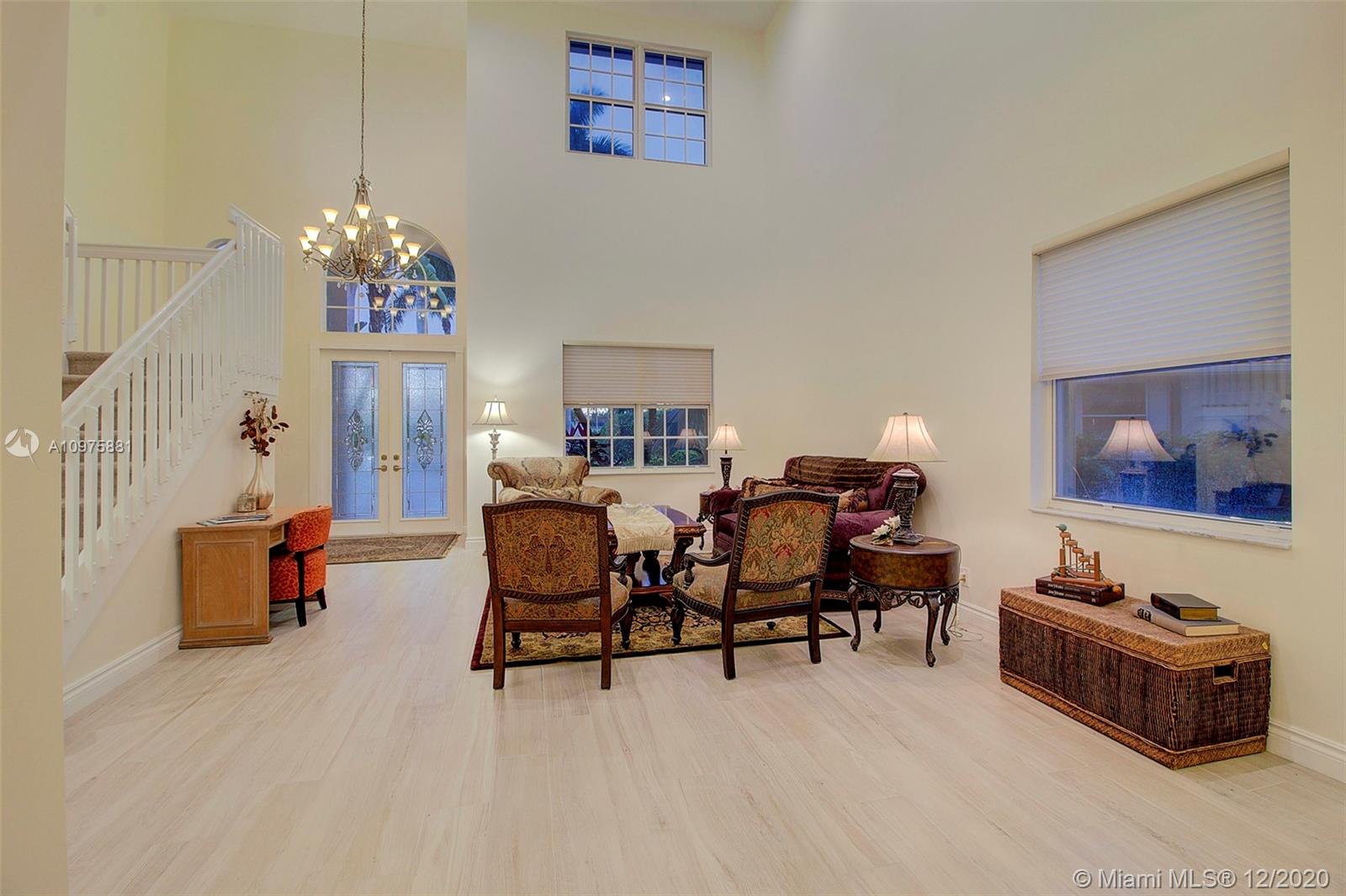 346 Mallard Road Weston, FL 33327 - Photo 4 of 31 Gallery Image 4
