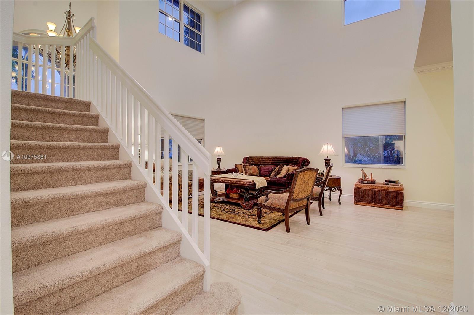 346 Mallard Road Weston, FL 33327 - Photo 6 of 31 Gallery Image 6