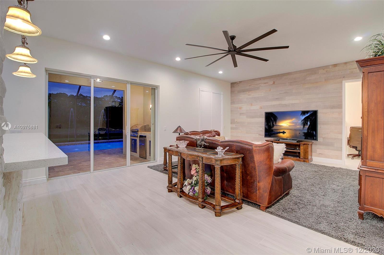 346 Mallard Road Weston, FL 33327 - Photo 8 of 31 Gallery Image 8