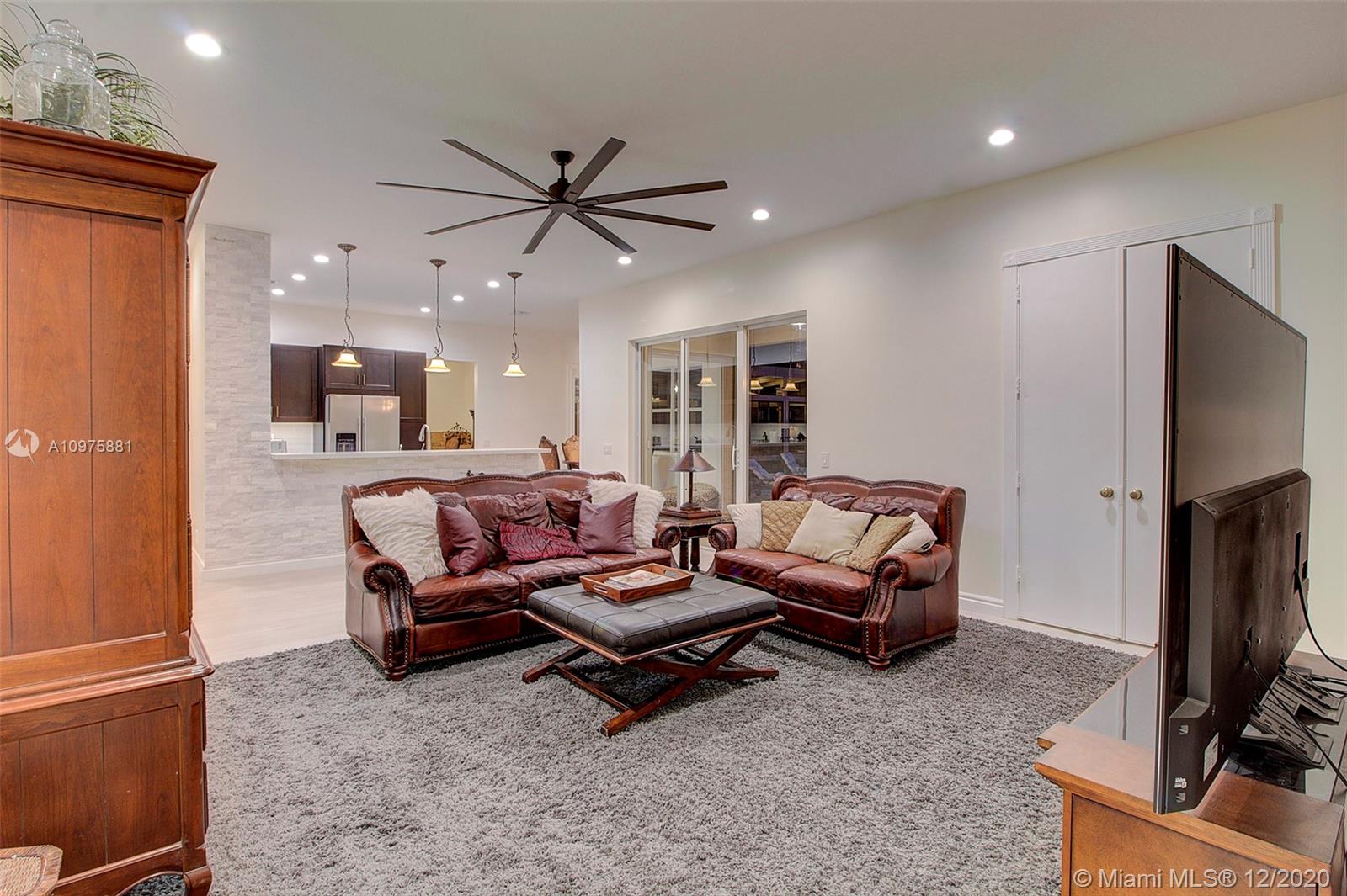 346 Mallard Road Weston, FL 33327 - Photo 9 of 31 Gallery Image 9