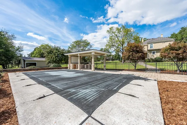 $1,050,000 | 14431 Wyatts Way, Huddleston, VA 24104