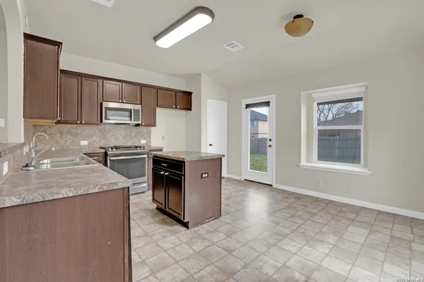 $1,700 | 226 Goldenrod Drive, San Marcos, TX 78666