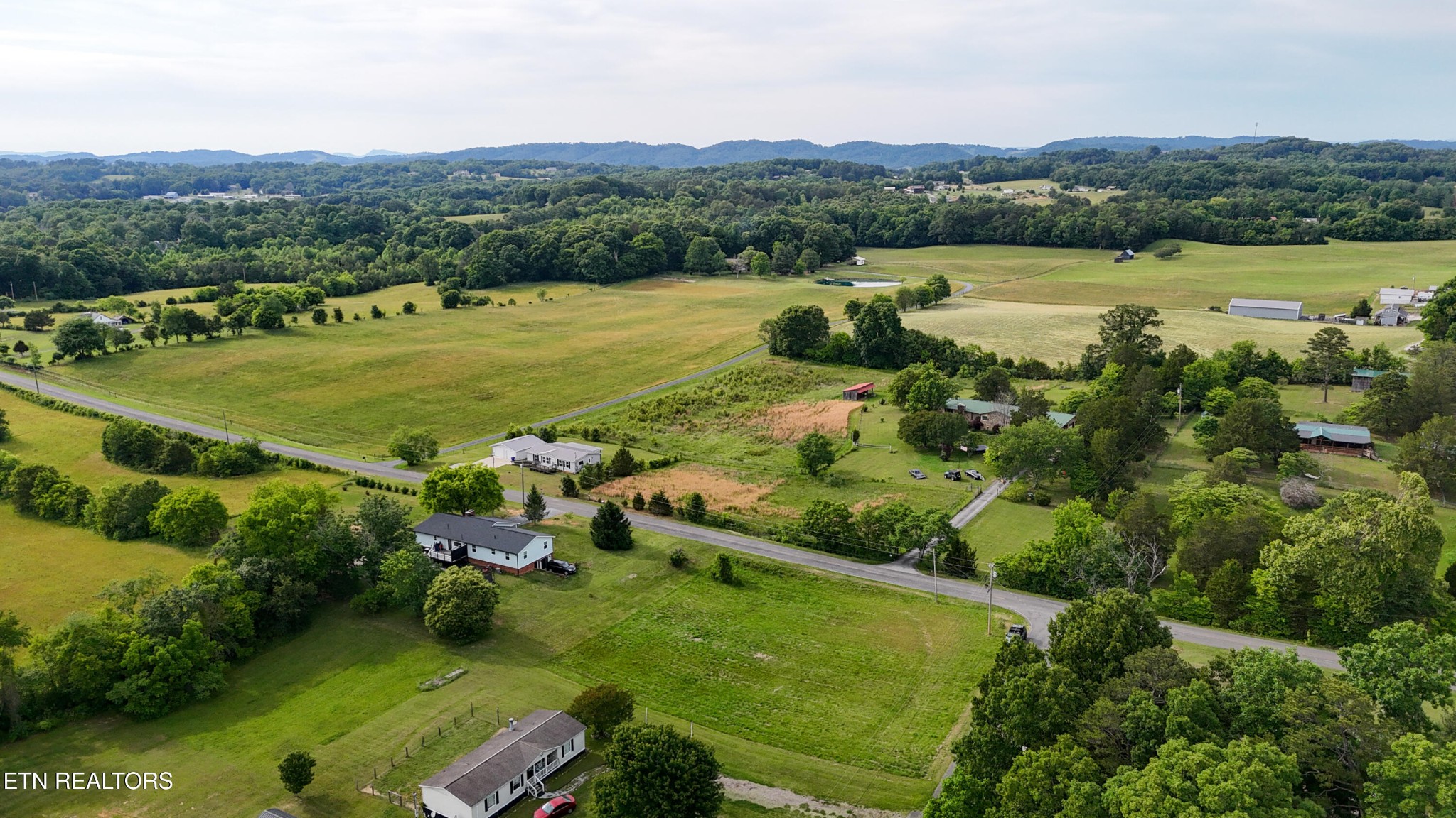 2 Wells Spring Road Dandridge, TN 37725 - Photo 15 of 23 Gallery Image 15