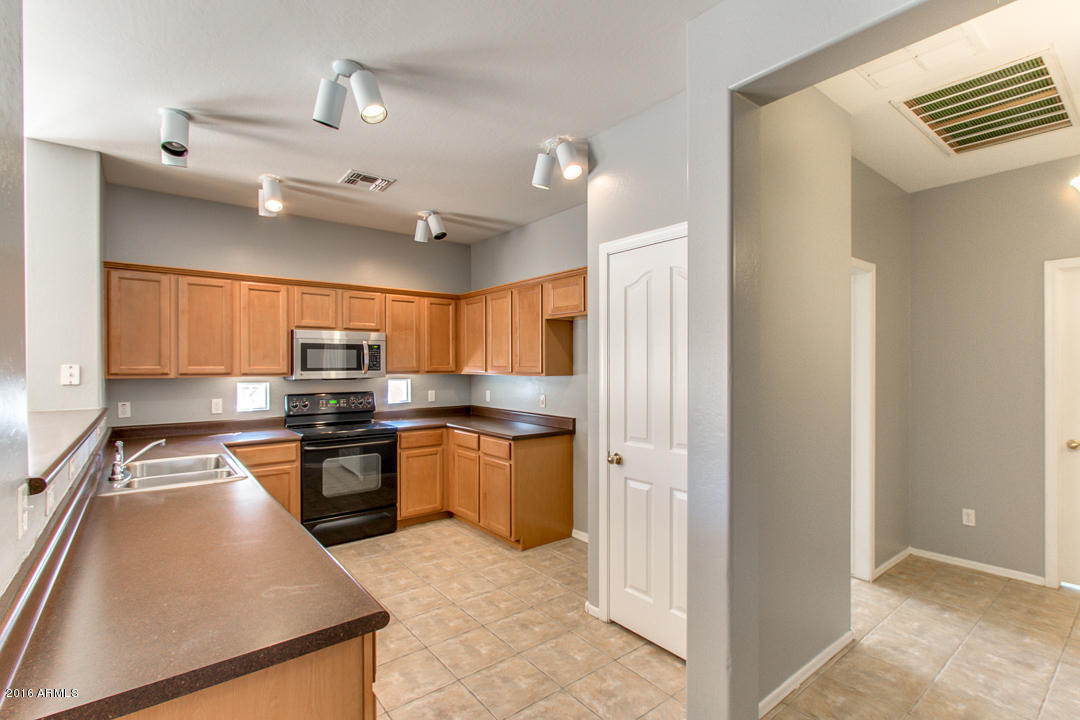 2888 East Sierrita Road San Tan Valley, AZ 85143 - Photo 6 of 24 Kitchen