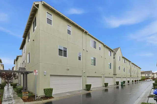 $1,298,000 | 37598 Cape Cod Road, Newark, CA 94560