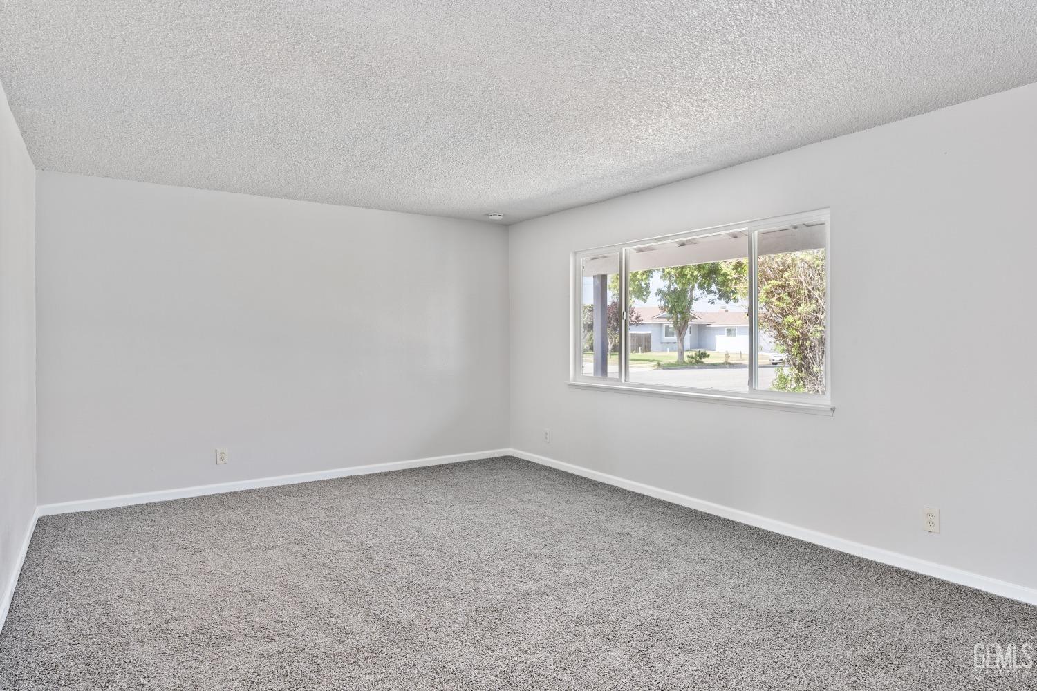 Undisclosed Address Santa Maria, CA 93455 - Photo 10 of 34 an empty room with a window