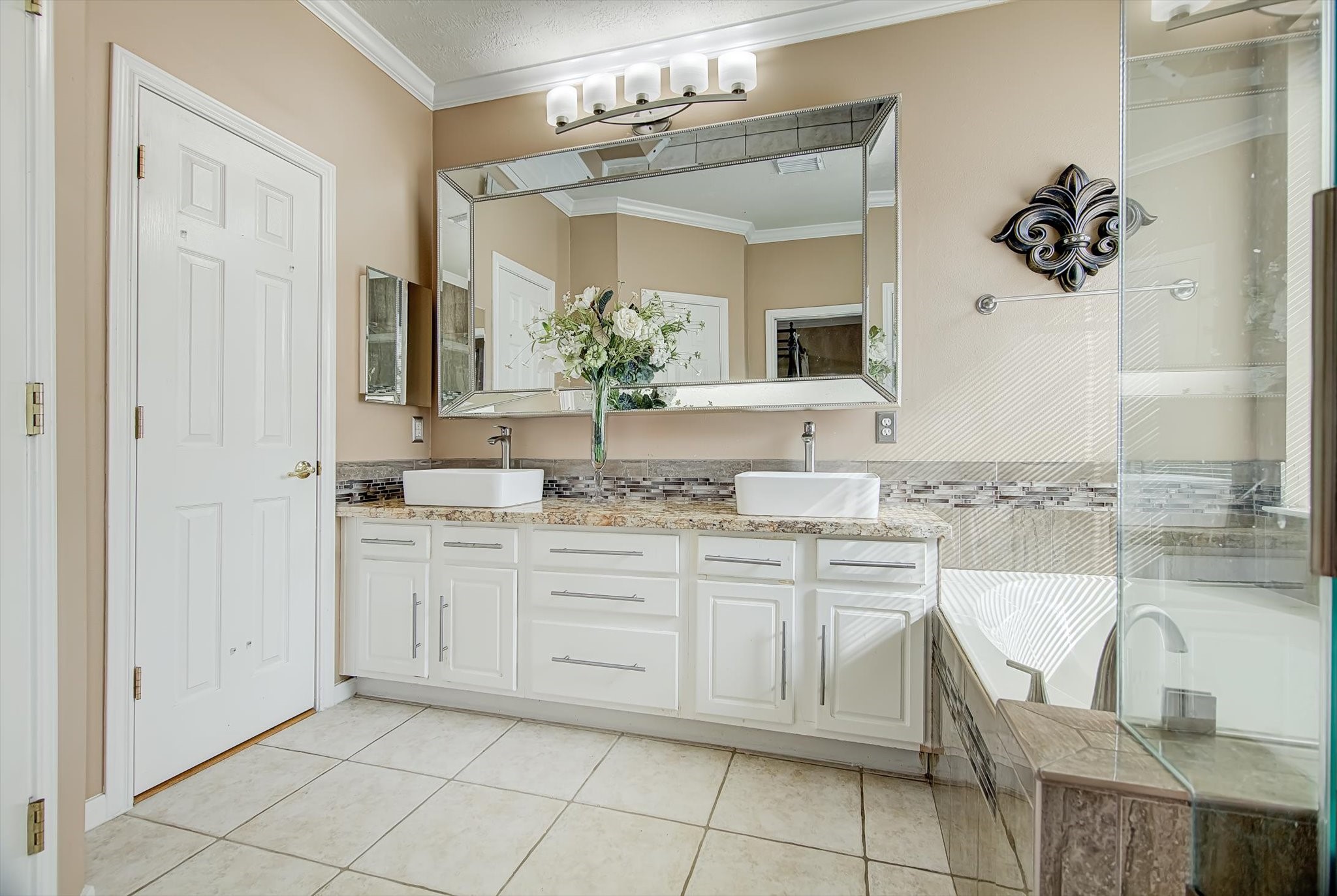 4207 Joshua Circle Houston, TX 77014 - Photo 30 of 41 Primary Bathroom
