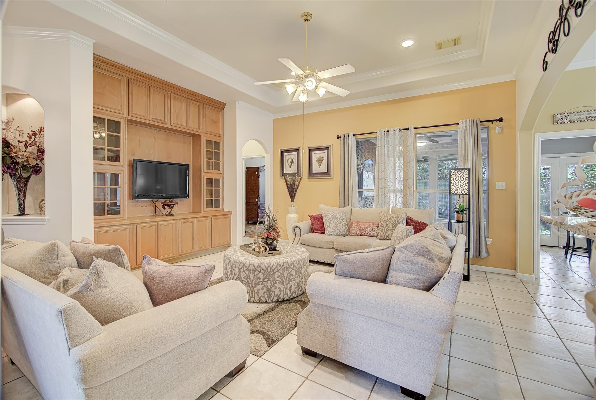 4207 Joshua Circle Houston, TX 77014 - Photo 3 of 41 Living Room