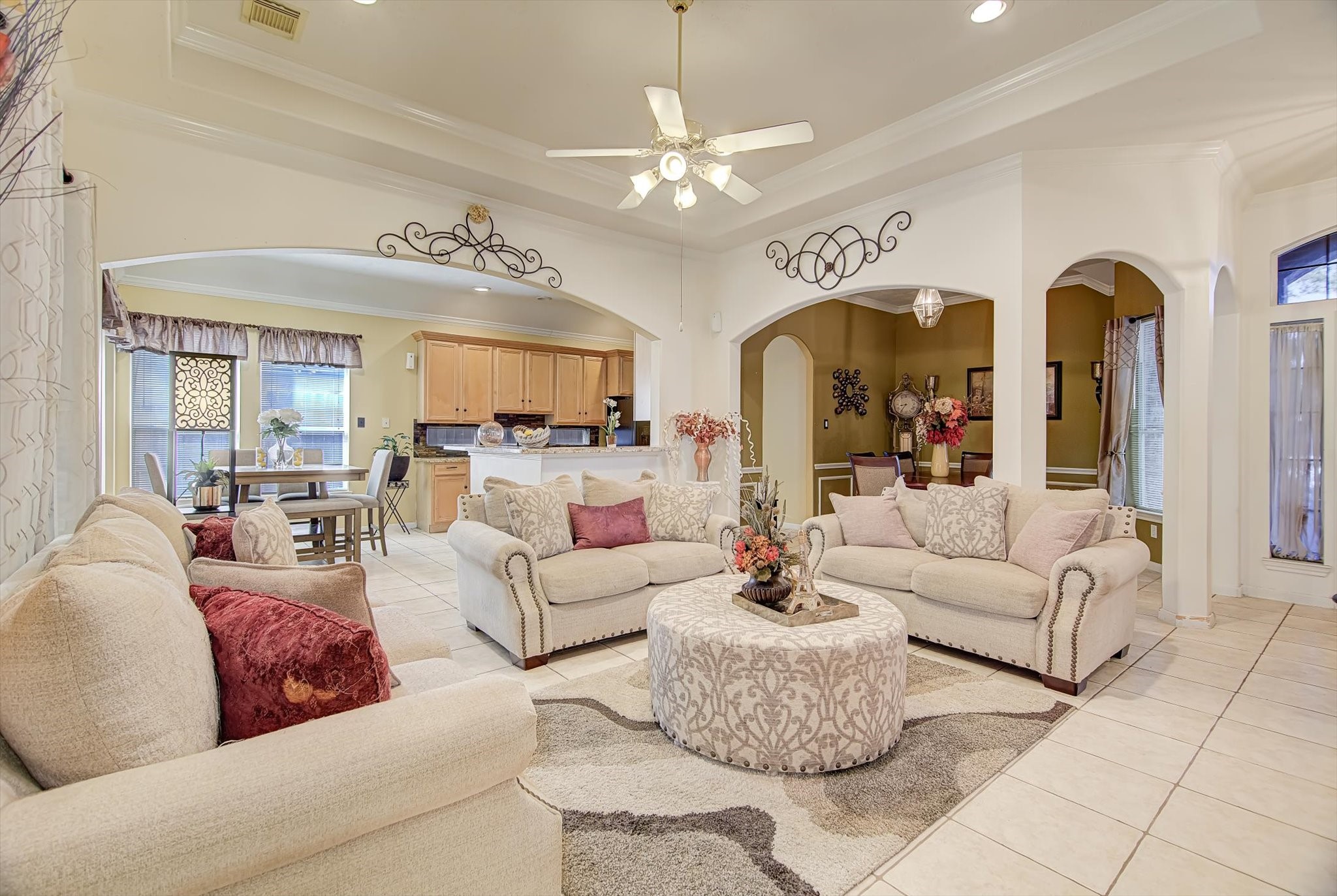 4207 Joshua Circle Houston, TX 77014 - Photo 5 of 41 Living Room