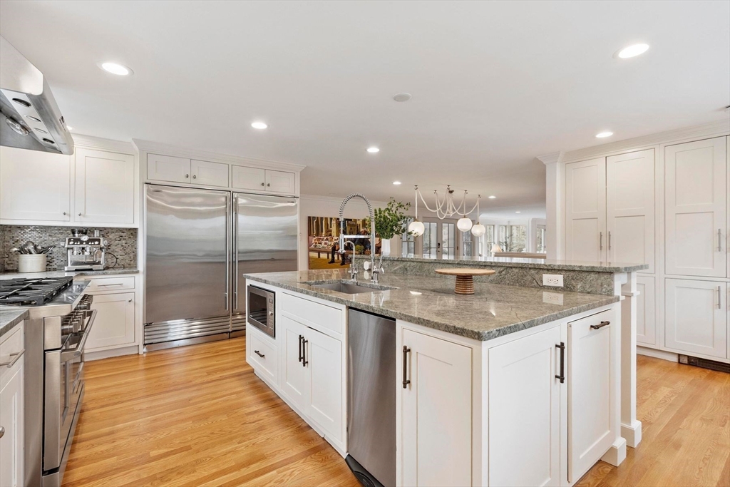 44 Sarah Way Concord, MA 01742 - Photo 12 of 42