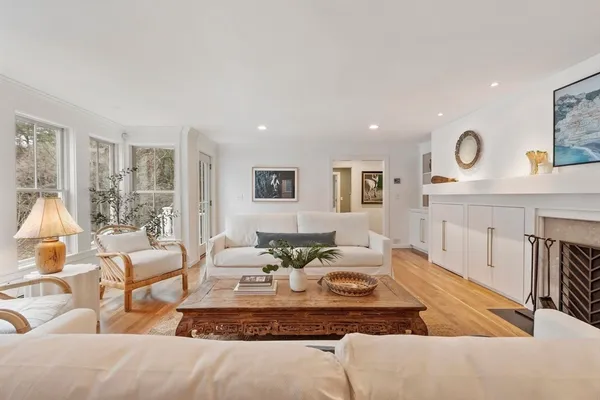 $2,995,000 | 44 Sarah Way, Concord, MA 01742