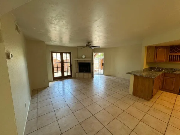 $1,425 | 16402 North 31st Street, Unit 119, Phoenix, AZ 85032