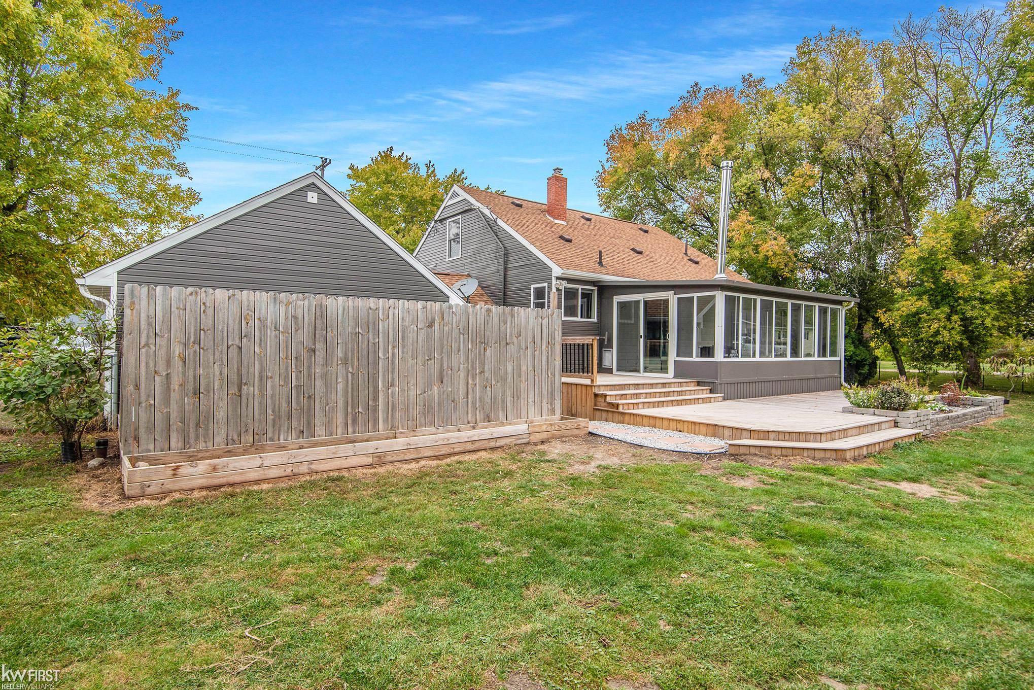 7048 Lapeer Road Davison, MI 48423 - Photo 22 of 36 50092596-21.JPG