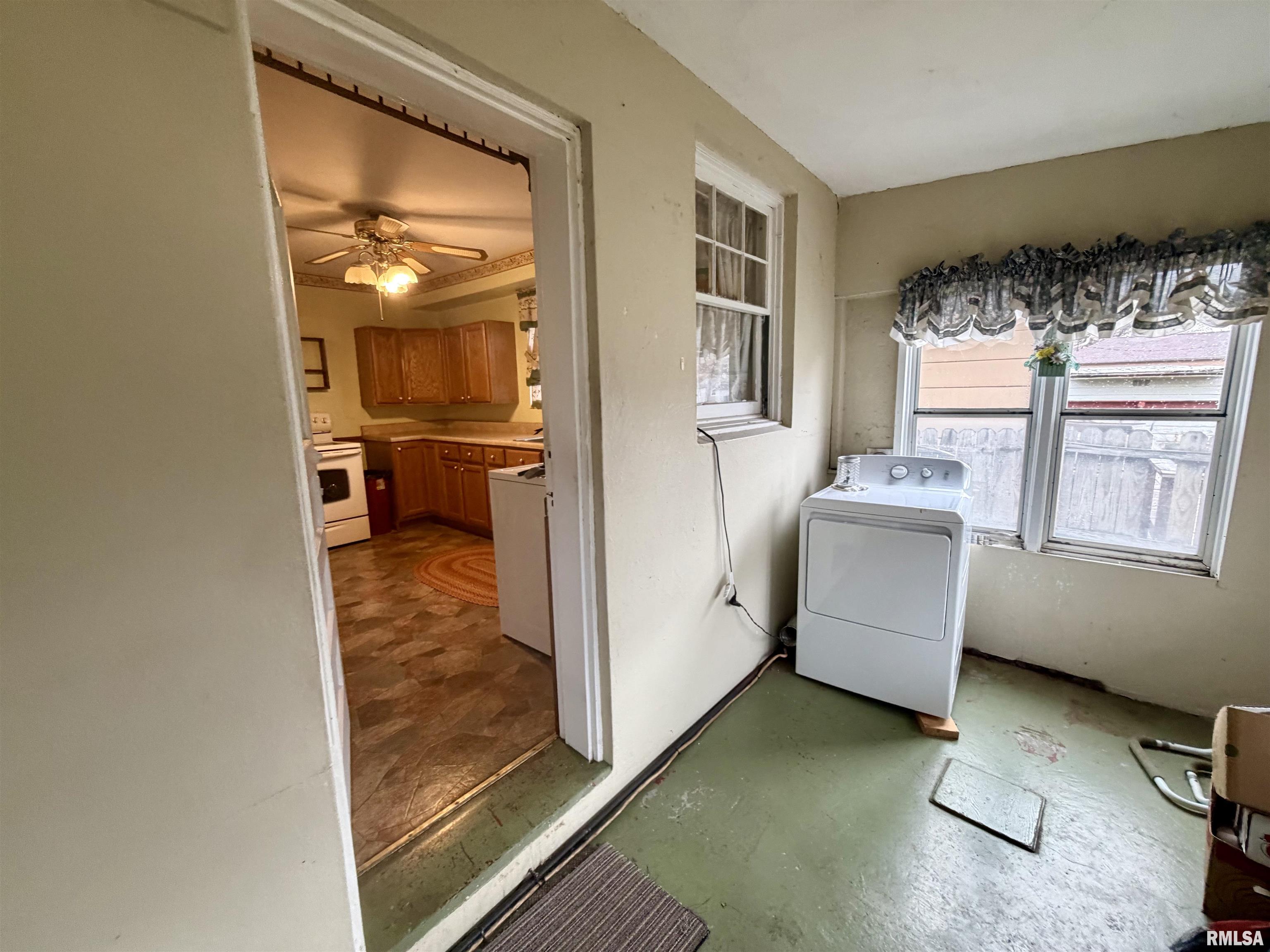 935 East McCord Street Centralia, IL 62801 - Photo 4 of 8