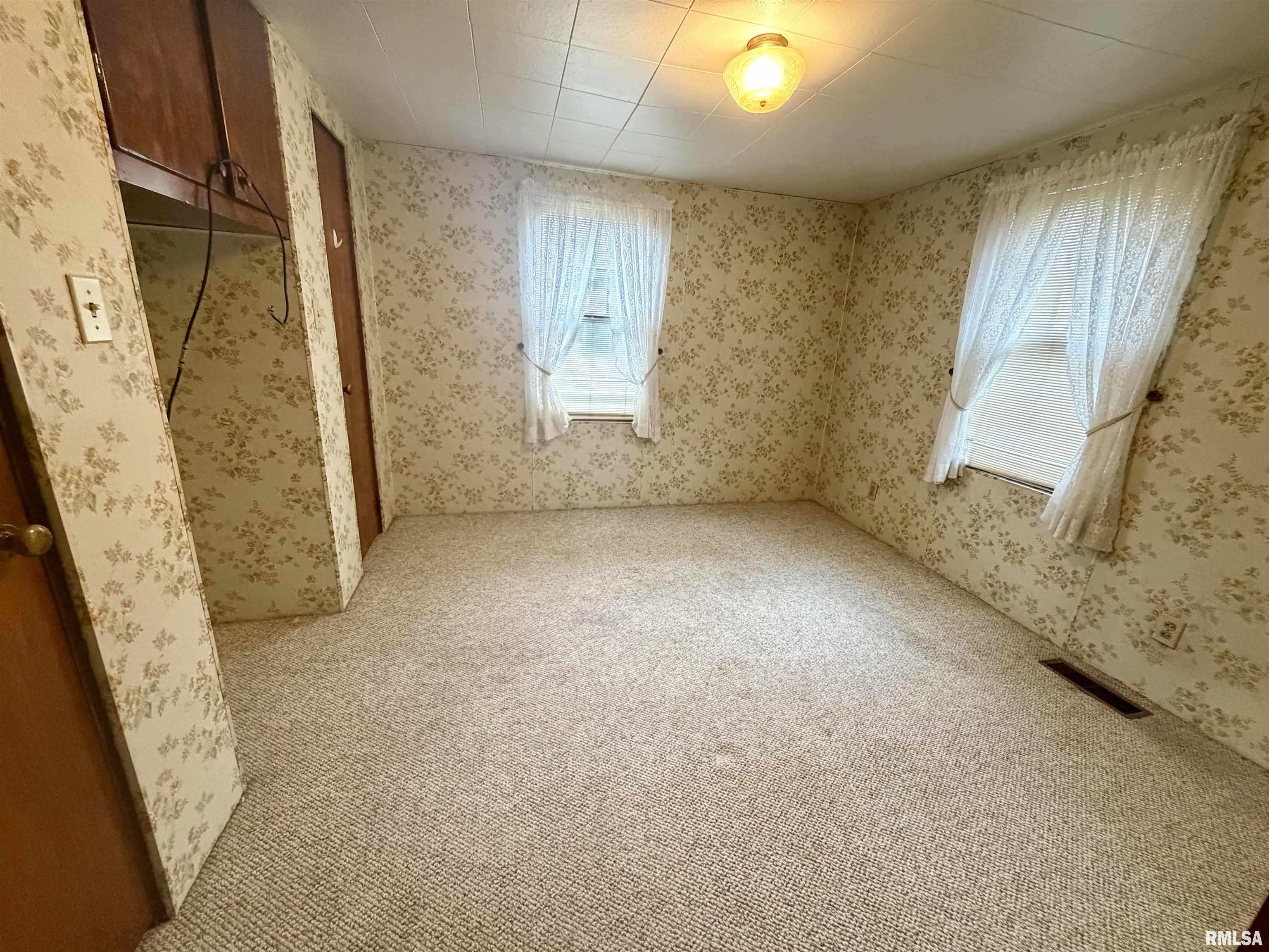 935 East McCord Street Centralia, IL 62801 - Photo 7 of 8