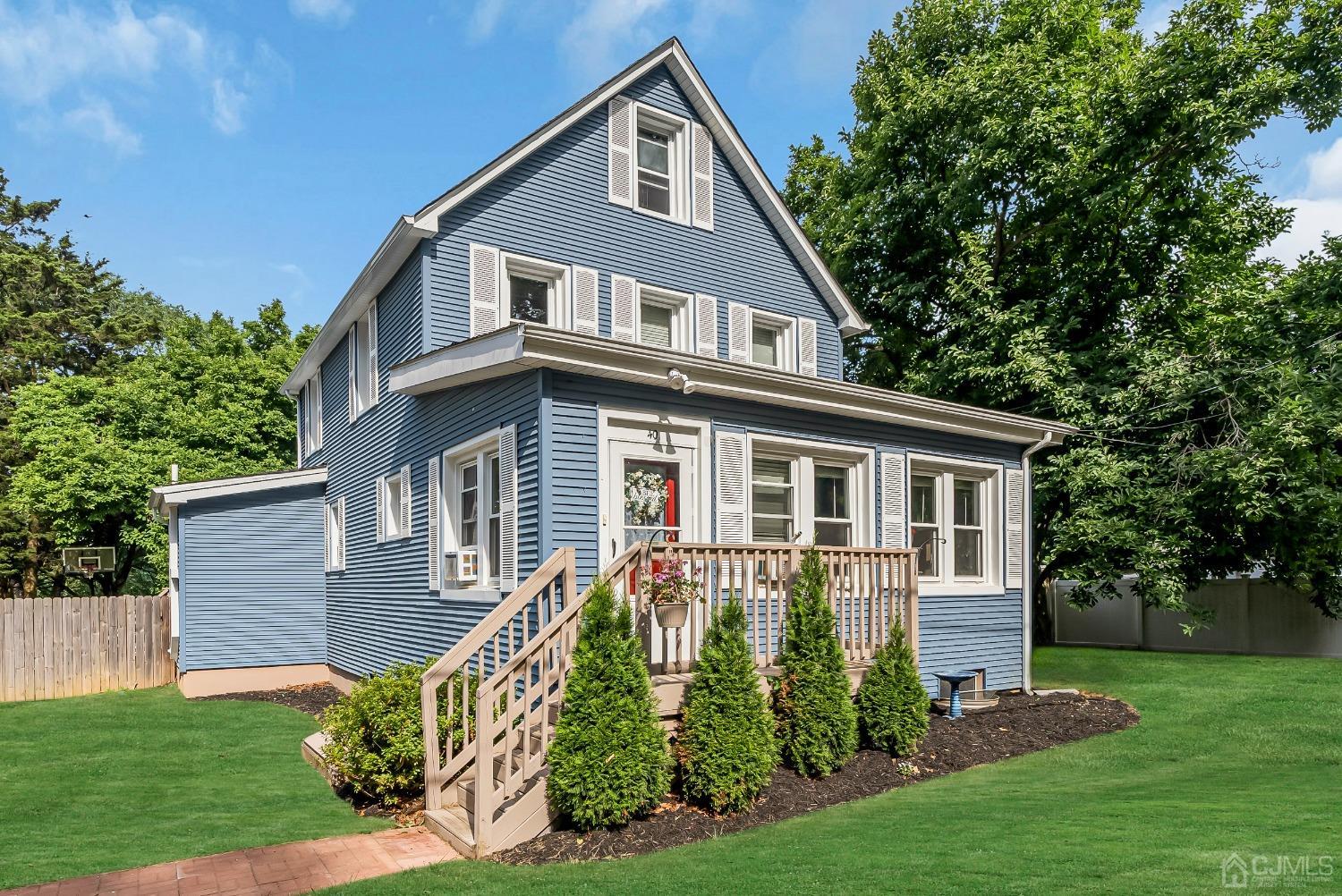 40 Farrington Road Old Bridge, NJ 07747 - Photo 25 of 49 a front view of a house with a yard