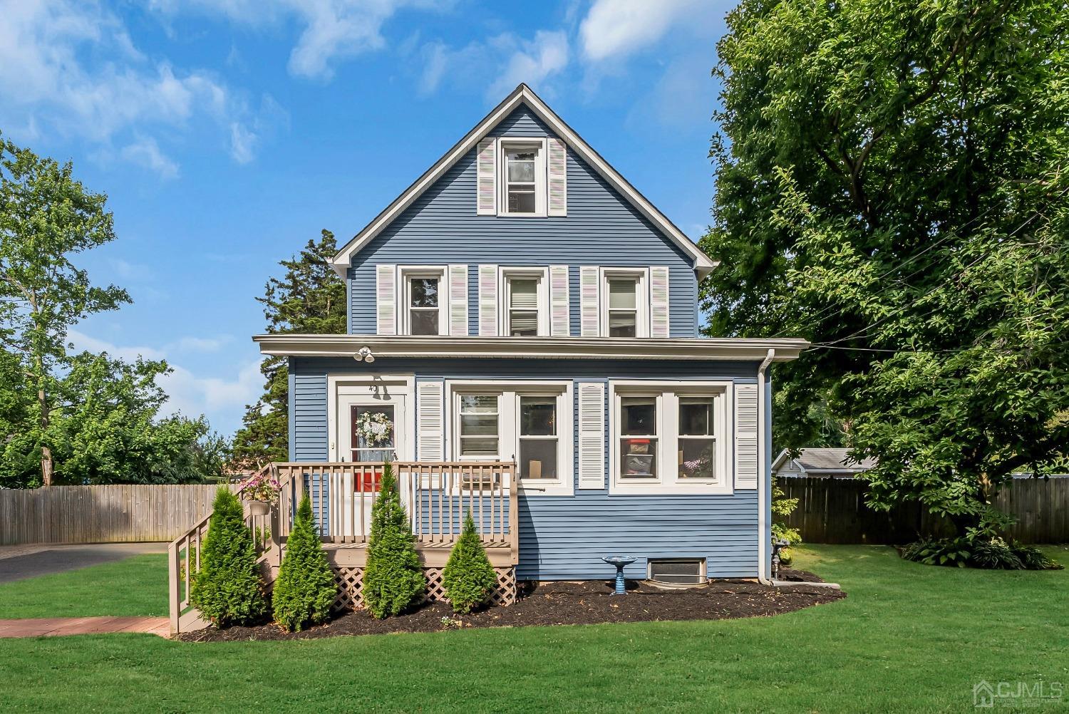 40 Farrington Road Old Bridge, NJ 07747 - Photo 27 of 49 a front view of a house with a yard