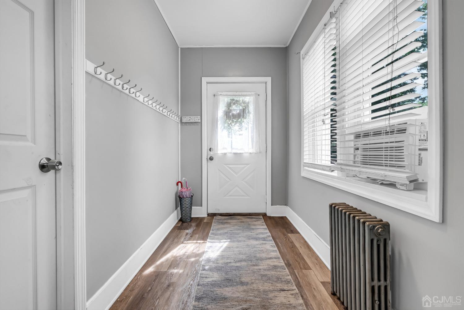 40 Farrington Road Old Bridge, NJ 07747 - Photo 3 of 49 a view of a hallway with windows