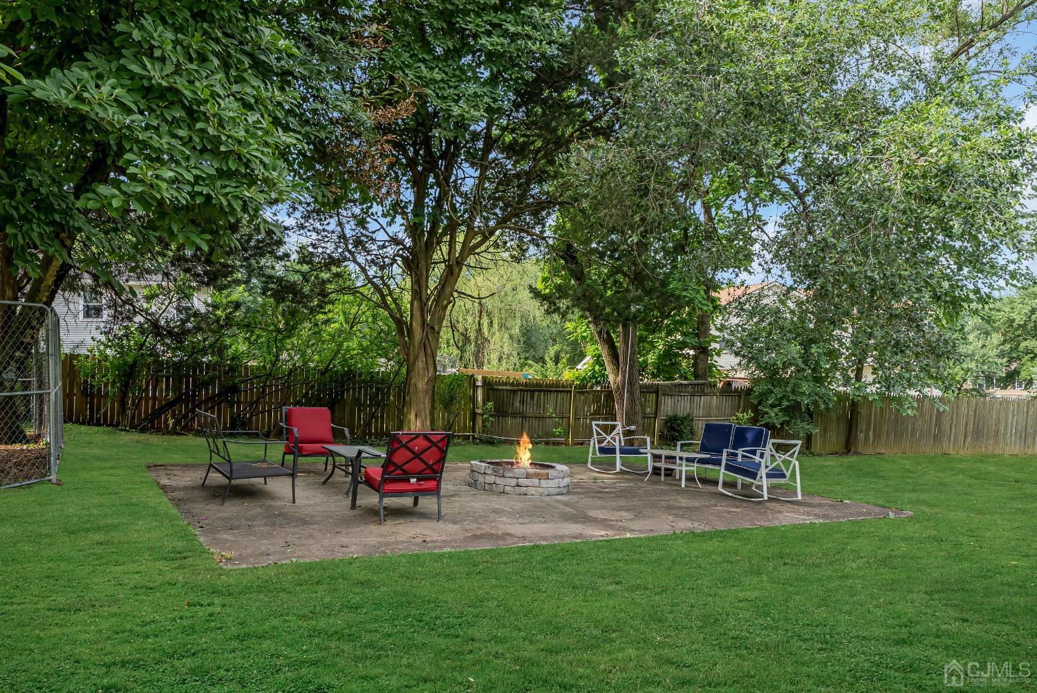40 Farrington Road Old Bridge, NJ 07747 - Photo 35 of 49 a garden view with a sitting space