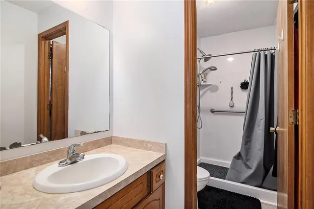 $264,900 | 2116 Cambridge Street, Leavenworth, KS 66048