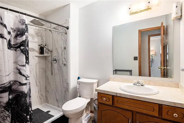 $264,900 | 2116 Cambridge Street, Leavenworth, KS 66048