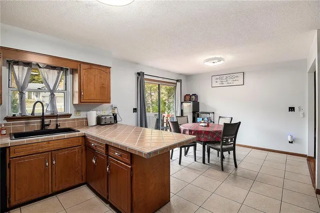 $264,900 | 2116 Cambridge Street, Leavenworth, KS 66048