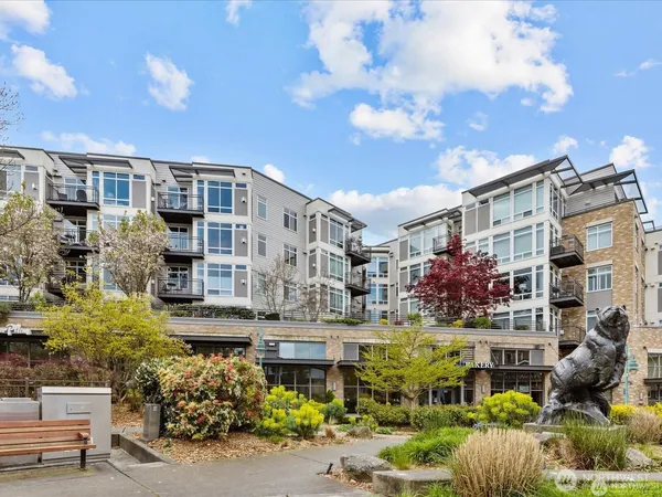 $2,600 | 211 Kirkland Avenue, Unit 309, Kirkland, WA 98033