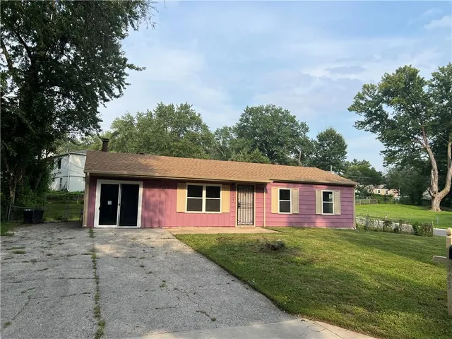 $207,950 | 705 North 83rd Terrace, Kansas City, KS 66112