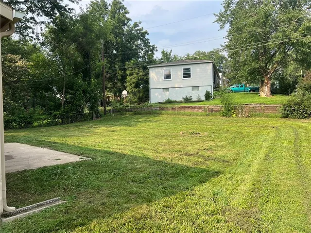 $207,950 | 705 North 83rd Terrace, Kansas City, KS 66112