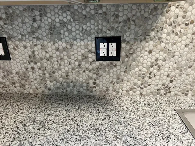 $207,950 | 705 North 83rd Terrace, Kansas City, KS 66112