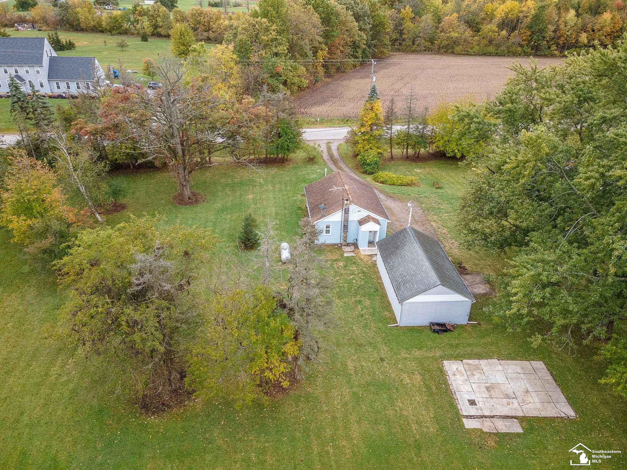 1929 Fix Road Monroe, MI 48162 - Photo 32 of 33 50158447-40de9f26-ff97-4080-979c-35b5cee229d4.JPG