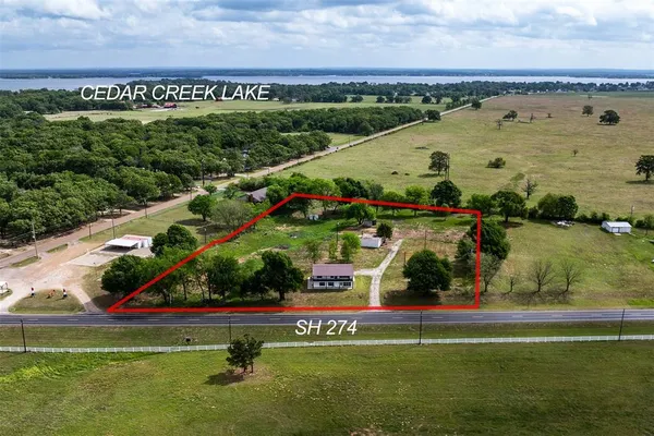 $400,000 | 4582 Highway 274, Trinidad, TX 75163