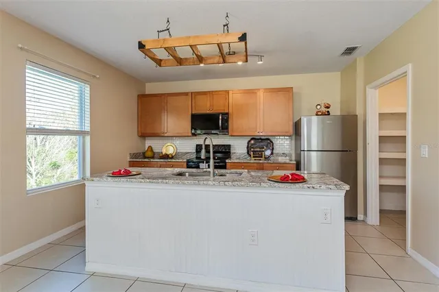 $2,200 | 2470 Valhalla Drive, Tavares, FL 32778