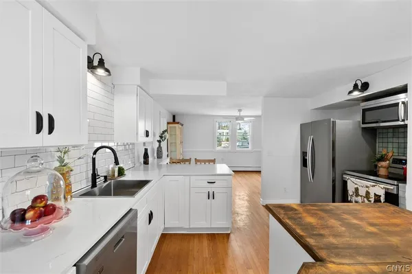 $375,000 | 102 Meyers Road, Salina, NY 13088