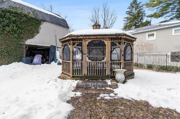 $375,000 | 102 Meyers Road, Salina, NY 13088