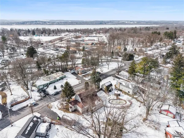 $375,000 | 102 Meyers Road, Salina, NY 13088