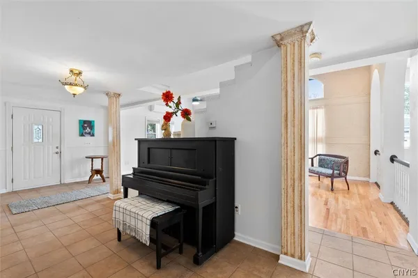 $375,000 | 102 Meyers Road, Salina, NY 13088