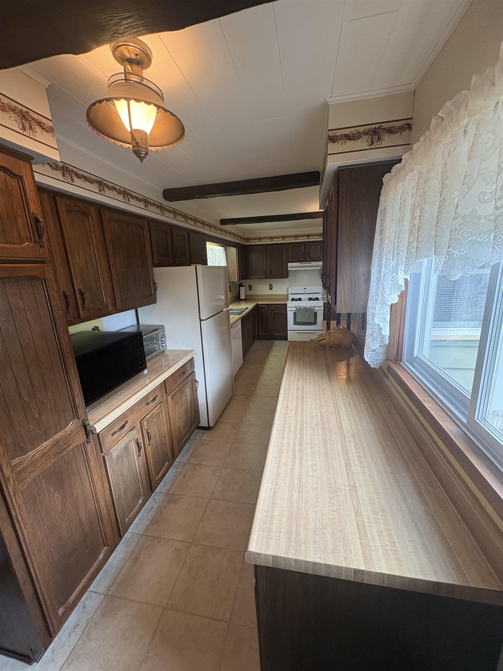 1891 West Moore Road Saginaw, MI 48601 - Photo 4 of 22
