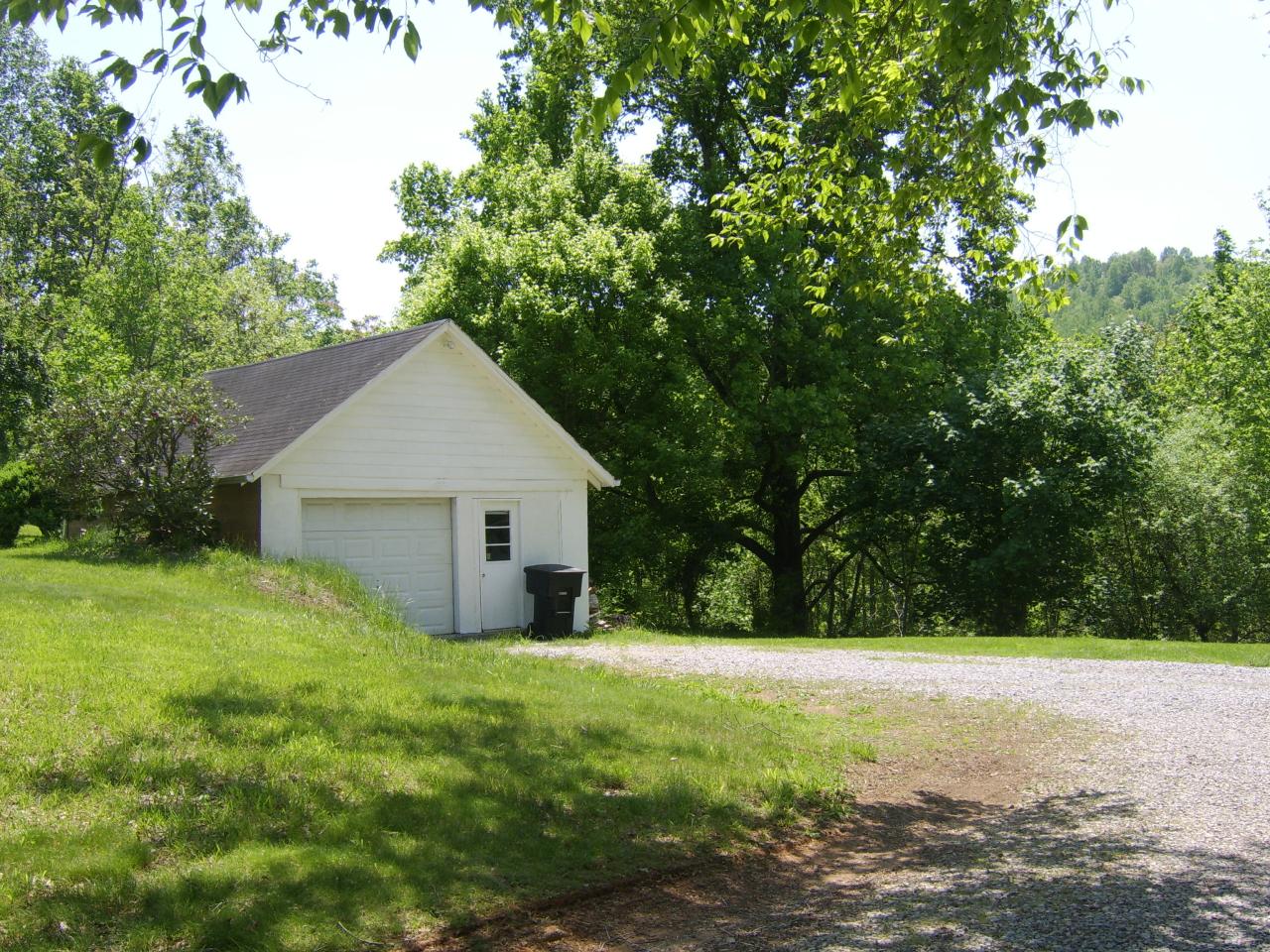 4501 Pitzer Road Roanoke, VA 24014 - Photo 12 of 13 Garage