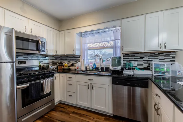 $299,900 | 102 Raven Court, Morris, IL 60450