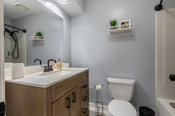 $299,900 | 102 Raven Court, Morris, IL 60450